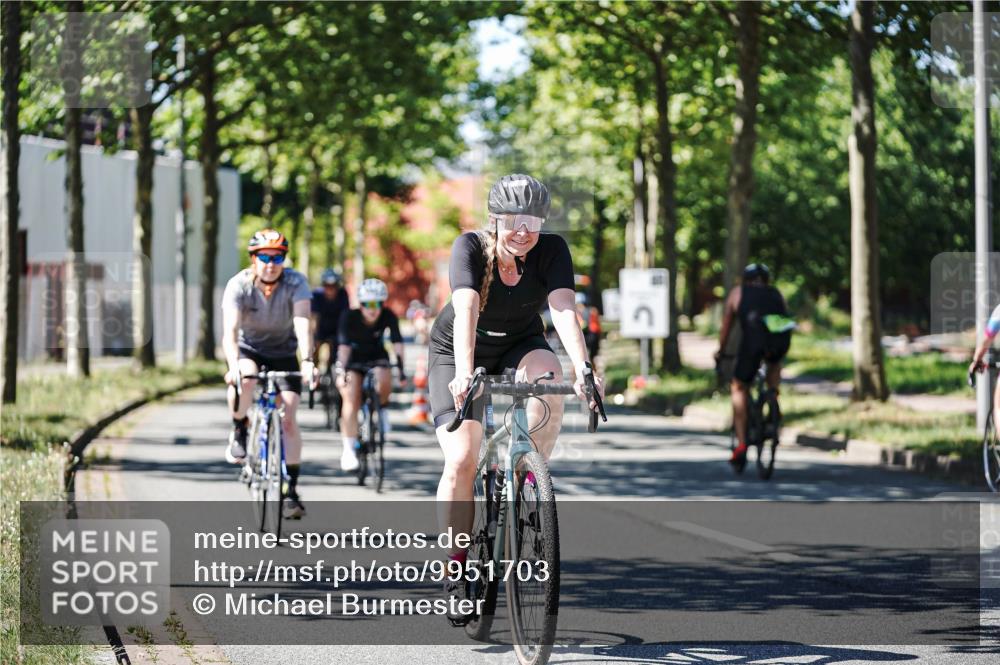 09.08.2026 - GEWOBA Citytriathlon Bremen Michael Burmester http://msf.ph/oto/9951703 09.08.2026 14:19:38 Radfahren 142, 166, 196, 206, 222, 230, 234, 261, 262, 273, 281, 319, 326, 330, 342, 434, 454, 521 meine-sportfotos.de