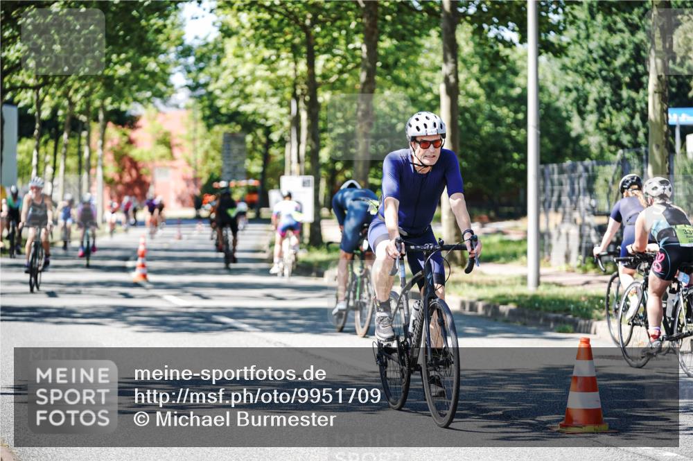 09.08.2026 - GEWOBA Citytriathlon Bremen Michael Burmester http://msf.ph/oto/9951709 09.08.2026 14:19:40 Radfahren 142, 166, 196, 206, 222, 230, 234, 239, 261, 262, 273, 281, 319, 326, 330, 342, 454, 521 meine-sportfotos.de
