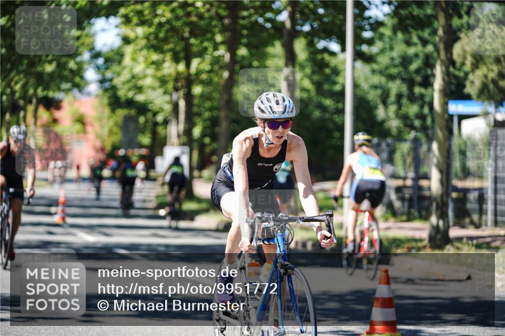 09.08.2026 - GEWOBA Citytriathlon Bremen Michael Burmester http://msf.ph/oto/9951772 09.08.2026 14:20:20 Radfahren 199, 233, 250, 313, 368, 398, 417, 431, 456, 482, 532 meine-sportfotos.de