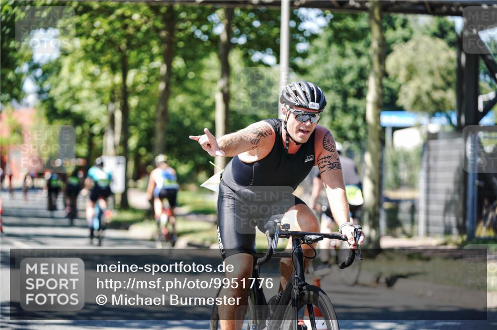 09.08.2026 - GEWOBA Citytriathlon Bremen Michael Burmester http://msf.ph/oto/9951776 09.08.2026 14:20:21 Radfahren 199, 233, 250, 313, 368, 398, 417, 456, 482, 532 meine-sportfotos.de