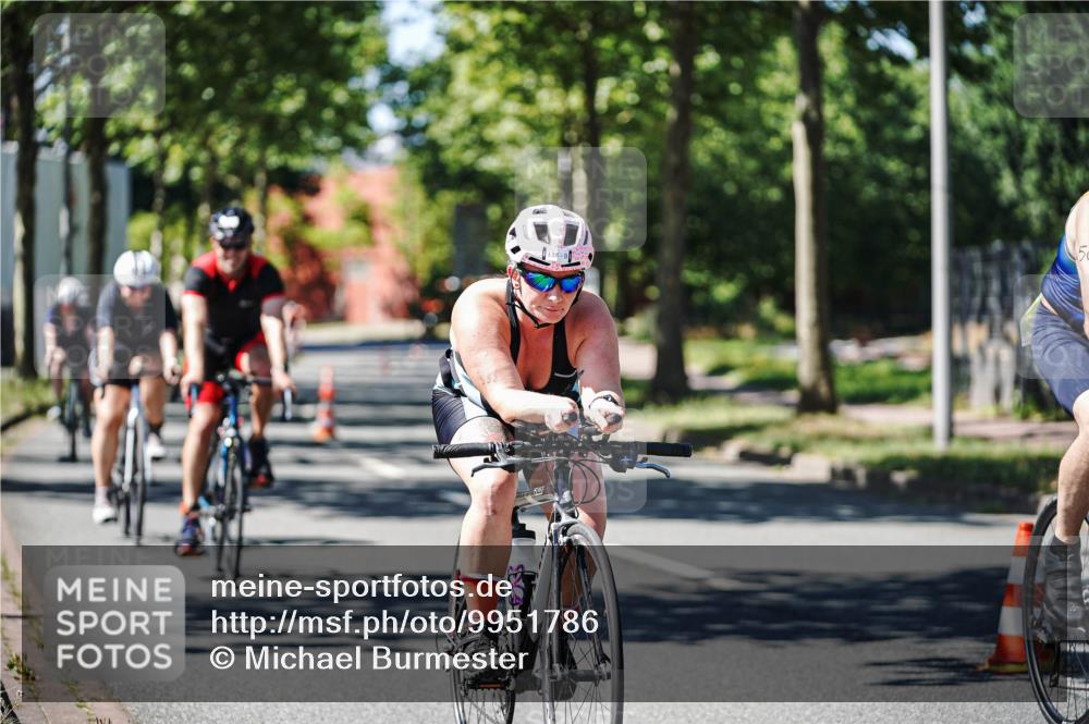 09.08.2026 - GEWOBA Citytriathlon Bremen Michael Burmester http://msf.ph/oto/9951786 09.08.2026 14:20:29 Radfahren 233, 250, 282, 338, 384, 398, 450, 456, 482, 532 meine-sportfotos.de