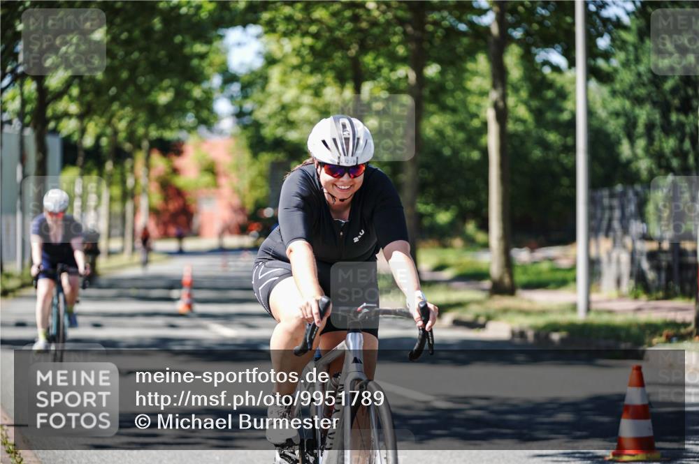 09.08.2026 - GEWOBA Citytriathlon Bremen Michael Burmester http://msf.ph/oto/9951789 09.08.2026 14:20:31 Radfahren 233, 250, 282, 338, 384, 398, 438, 450, 482, 532 meine-sportfotos.de
