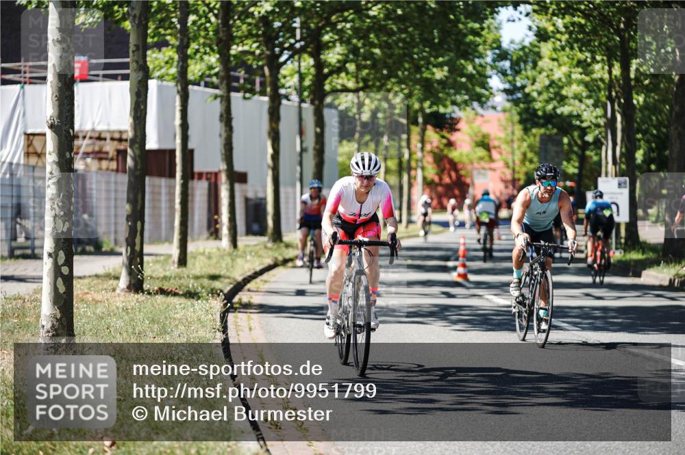 09.08.2026 - GEWOBA Citytriathlon Bremen Michael Burmester http://msf.ph/oto/9951799 09.08.2026 14:20:44 Radfahren 198, 264, 282, 338, 390, 402, 438, 501 meine-sportfotos.de