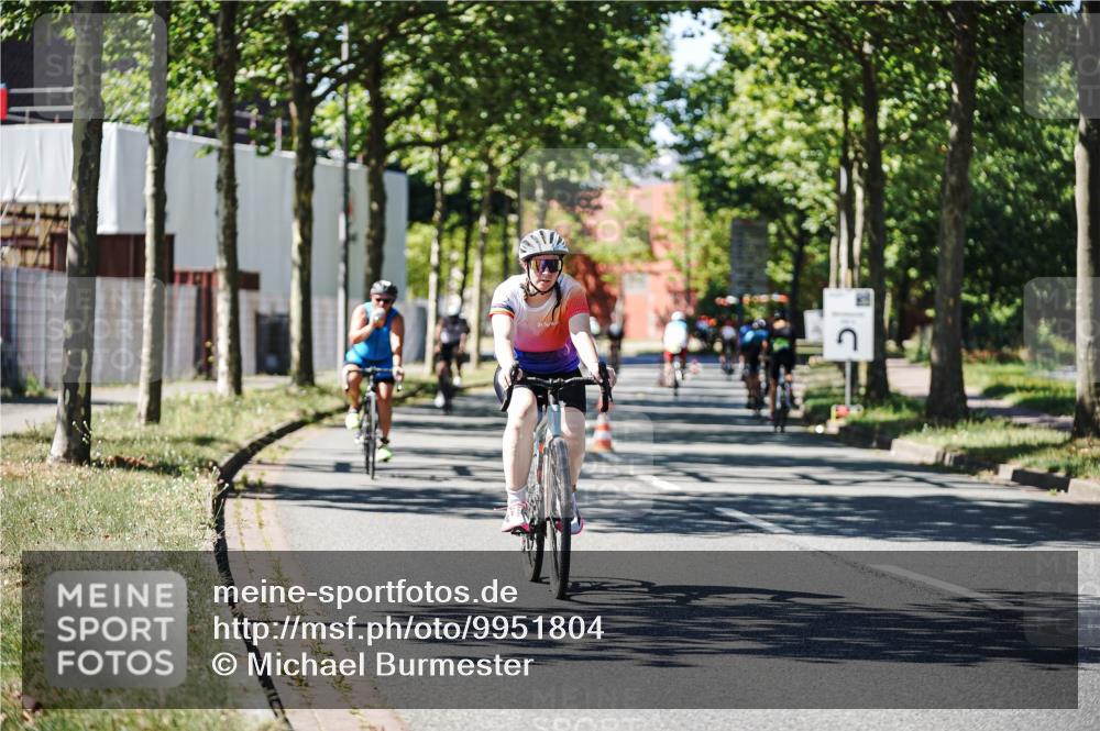 09.08.2026 - GEWOBA Citytriathlon Bremen Michael Burmester http://msf.ph/oto/9951804 09.08.2026 14:20:46 Radfahren 198, 264, 282, 338, 390, 402, 438, 501, 508 meine-sportfotos.de