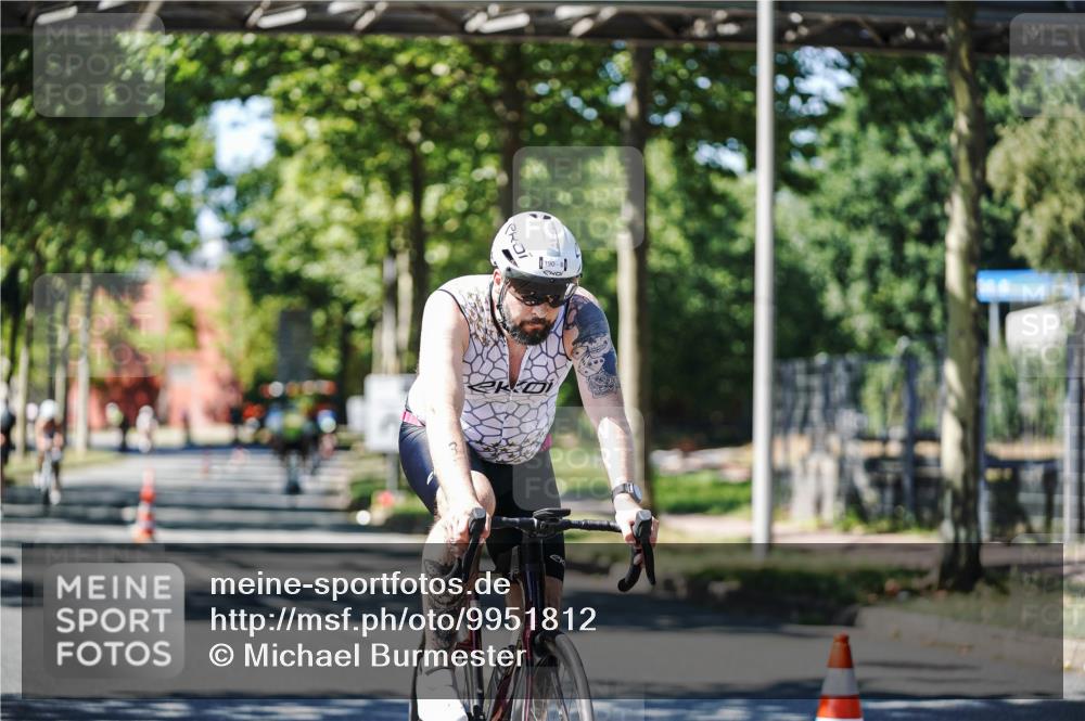 09.08.2026 - GEWOBA Citytriathlon Bremen Michael Burmester http://msf.ph/oto/9951812 09.08.2026 14:20:50 Radfahren 30, 198, 264, 390, 402, 438, 501, 508 meine-sportfotos.de