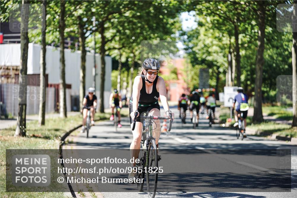 09.08.2026 - GEWOBA Citytriathlon Bremen Michael Burmester http://msf.ph/oto/9951825 09.08.2026 14:21:03 Radfahren 30, 214, 231, 252, 255, 268, 390, 409, 479, 508, 515 meine-sportfotos.de