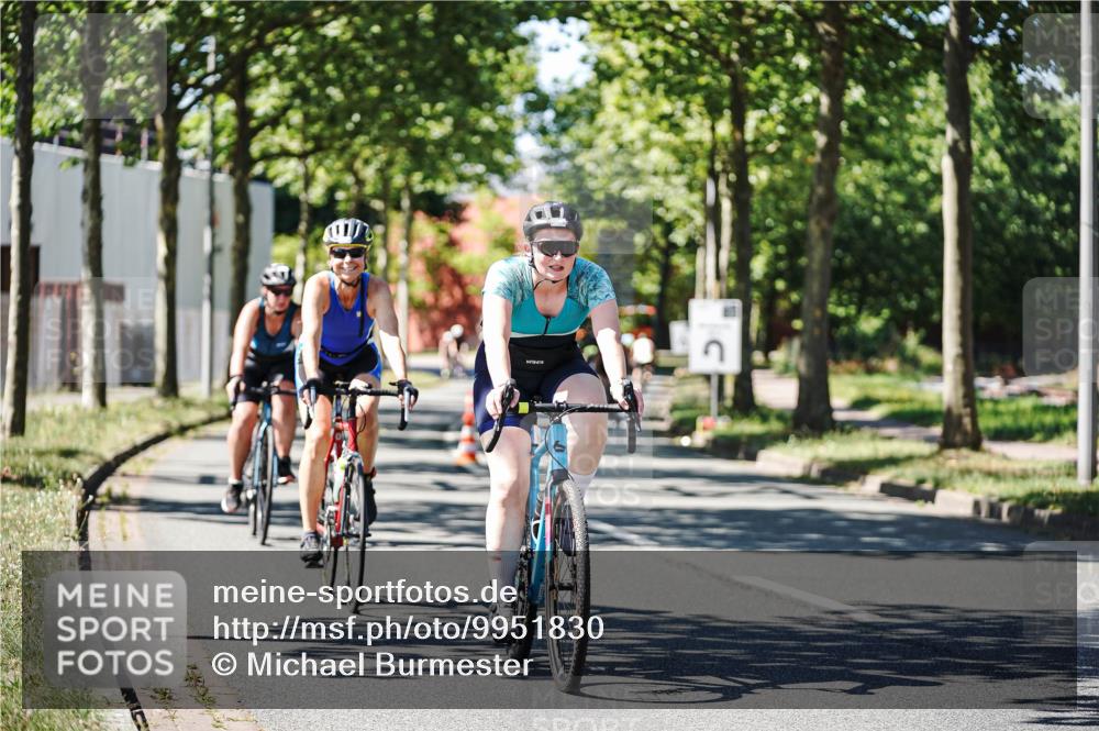 09.08.2026 - GEWOBA Citytriathlon Bremen Michael Burmester http://msf.ph/oto/9951830 09.08.2026 14:21:08 Radfahren 30, 167, 214, 231, 252, 255, 268, 348, 405, 409, 479, 515 meine-sportfotos.de