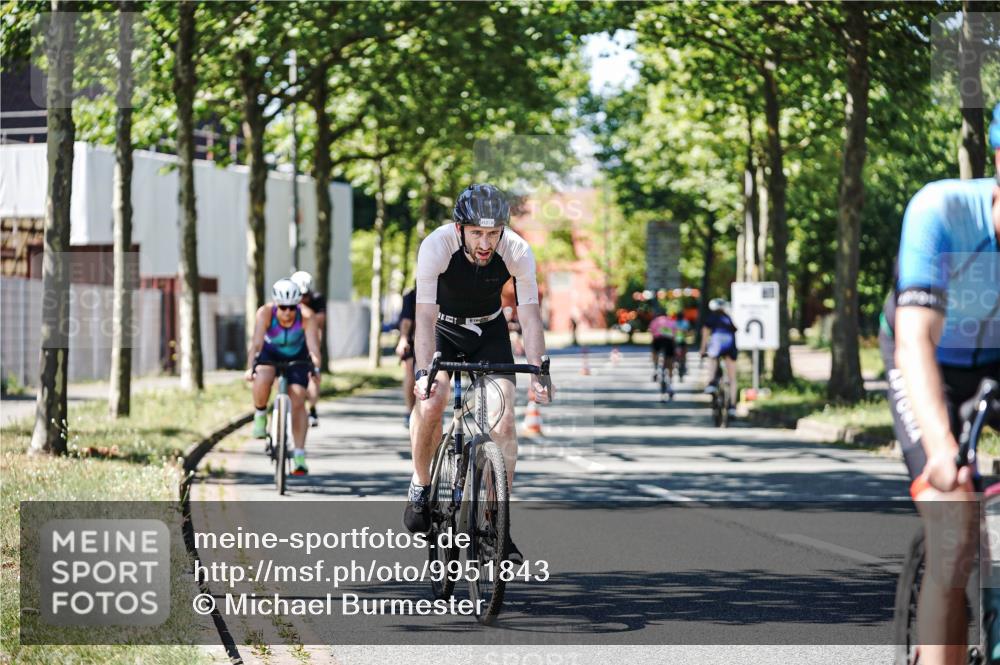 09.08.2026 - GEWOBA Citytriathlon Bremen Michael Burmester http://msf.ph/oto/9951843 09.08.2026 14:21:21 Radfahren 167, 299, 348, 388, 405, 412, 421, 422, 428, 440, 493 meine-sportfotos.de