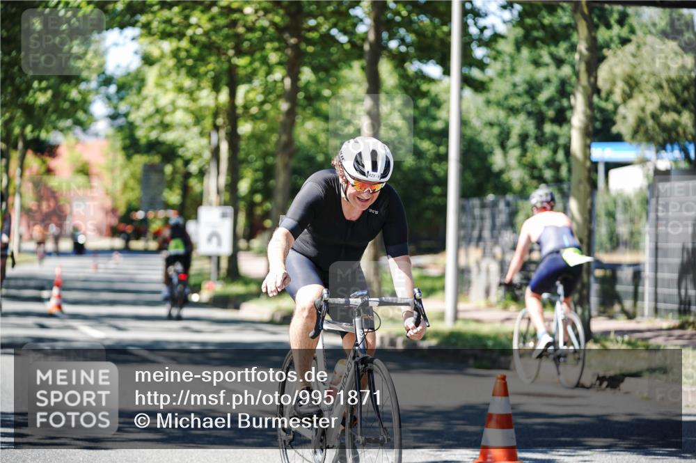 09.08.2026 - GEWOBA Citytriathlon Bremen Michael Burmester http://msf.ph/oto/9951871 09.08.2026 14:21:41 Radfahren 23, 138, 194, 195, 201, 299, 358, 393, 421, 423, 442, 449, 525 meine-sportfotos.de