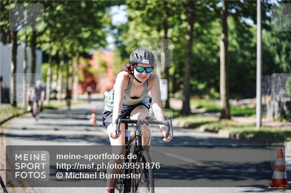 09.08.2026 - GEWOBA Citytriathlon Bremen Michael Burmester http://msf.ph/oto/9951876 09.08.2026 14:21:44 Radfahren 23, 138, 194, 195, 201, 358, 393, 423, 437, 442, 449 meine-sportfotos.de