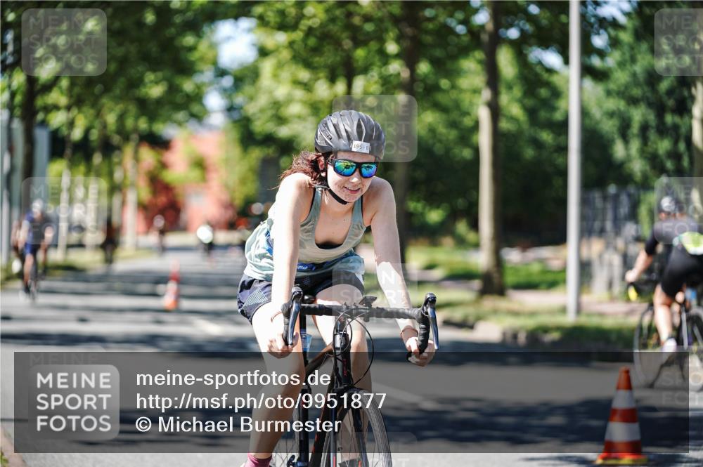 09.08.2026 - GEWOBA Citytriathlon Bremen Michael Burmester http://msf.ph/oto/9951877 09.08.2026 14:21:44 Radfahren 23, 138, 194, 195, 201, 358, 393, 423, 437, 442, 449 meine-sportfotos.de
