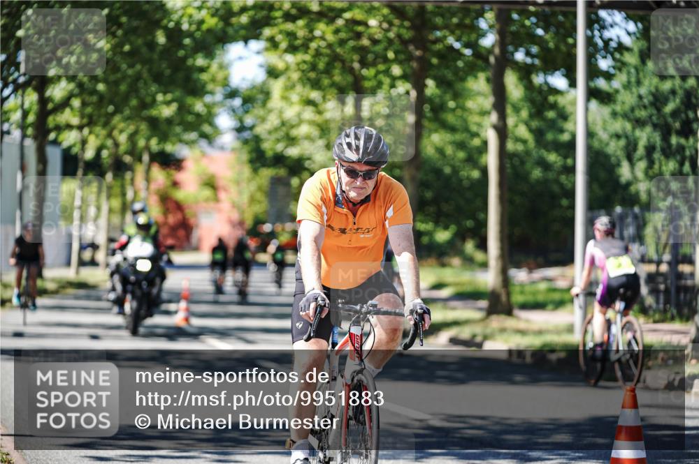 09.08.2026 - GEWOBA Citytriathlon Bremen Michael Burmester http://msf.ph/oto/9951883 09.08.2026 14:21:50 Radfahren 23, 195, 358, 393, 423, 437, 442, 449 meine-sportfotos.de