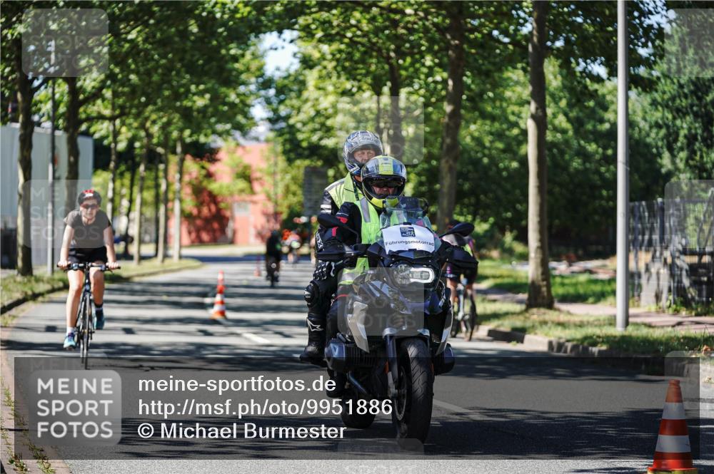 09.08.2026 - GEWOBA Citytriathlon Bremen Michael Burmester http://msf.ph/oto/9951886 09.08.2026 14:21:52 Radfahren 23, 195, 358, 393, 423, 437, 442, 449 meine-sportfotos.de