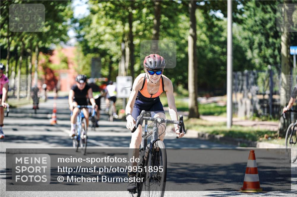 09.08.2026 - GEWOBA Citytriathlon Bremen Michael Burmester http://msf.ph/oto/9951895 09.08.2026 14:22:10 Radfahren 191, 212, 219, 296, 303, 311, 391, 432, 519 meine-sportfotos.de