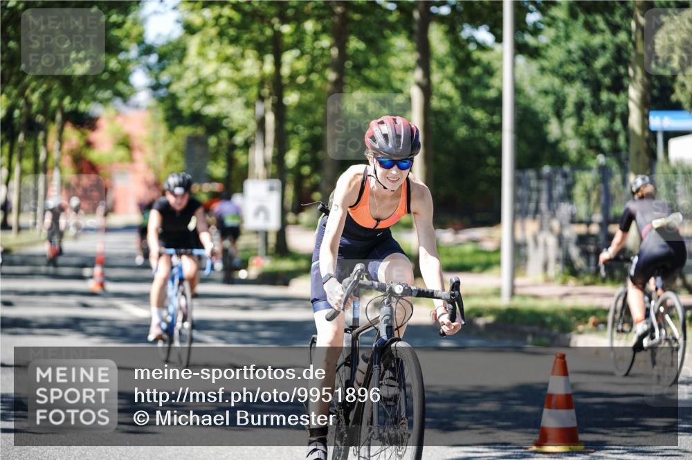 09.08.2026 - GEWOBA Citytriathlon Bremen Michael Burmester http://msf.ph/oto/9951896 09.08.2026 14:22:10 Radfahren 191, 212, 219, 296, 303, 311, 391, 432, 519 meine-sportfotos.de