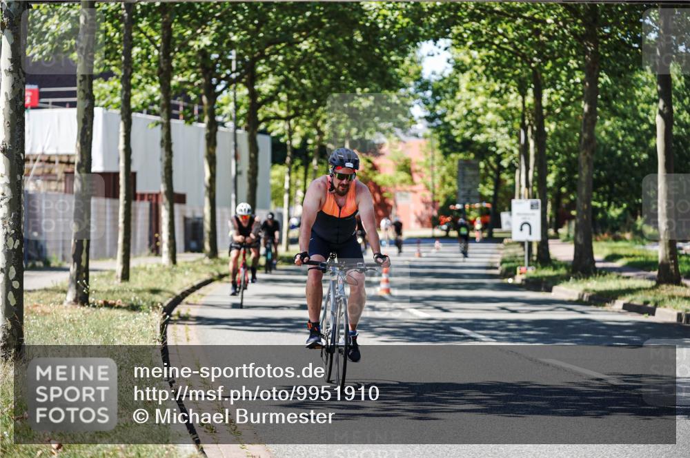 09.08.2026 - GEWOBA Citytriathlon Bremen Michael Burmester http://msf.ph/oto/9951910 09.08.2026 14:22:28 Radfahren 104, 241, 275, 389, 391, 394, 397, 411, 413, 519 meine-sportfotos.de