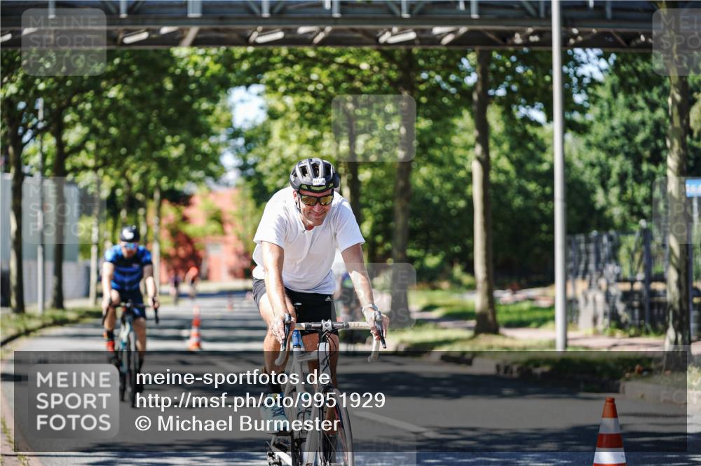 09.08.2026 - GEWOBA Citytriathlon Bremen Michael Burmester http://msf.ph/oto/9951929 09.08.2026 14:22:39 Radfahren 104, 275, 298, 381, 389, 394, 397, 411, 413, 452 meine-sportfotos.de