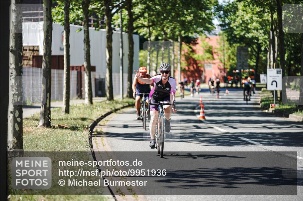 09.08.2026 - GEWOBA Citytriathlon Bremen Michael Burmester http://msf.ph/oto/9951936 09.08.2026 14:22:48 Radfahren 188, 259, 298, 372, 381, 411, 452, 486 meine-sportfotos.de