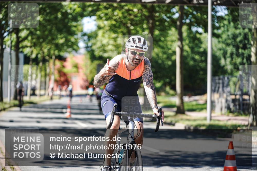 09.08.2026 - GEWOBA Citytriathlon Bremen Michael Burmester http://msf.ph/oto/9951976 09.08.2026 14:23:20 Radfahren 31, 375, 379, 424, 441, 463 meine-sportfotos.de