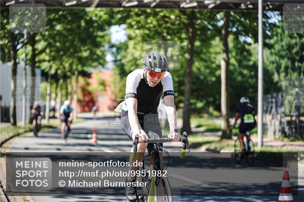 09.08.2026 - GEWOBA Citytriathlon Bremen Michael Burmester http://msf.ph/oto/9951982 09.08.2026 14:23:24 Radfahren 31, 375, 379, 424, 426, 441, 463 meine-sportfotos.de