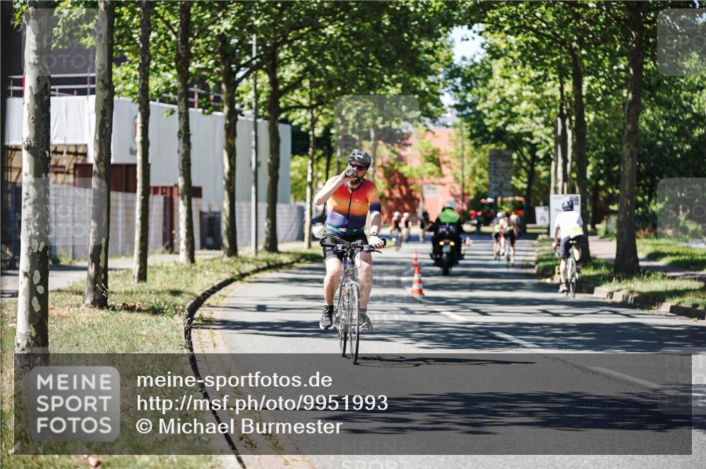 09.08.2026 - GEWOBA Citytriathlon Bremen Michael Burmester http://msf.ph/oto/9951993 09.08.2026 14:23:30 Radfahren 318, 332, 375, 379, 424, 426, 441, 463, 467 meine-sportfotos.de