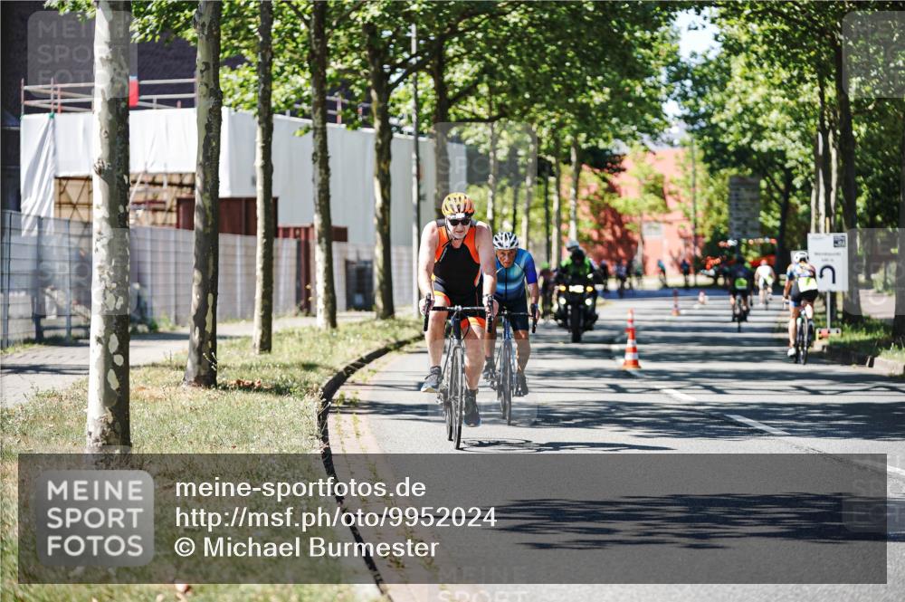 09.08.2026 - GEWOBA Citytriathlon Bremen Michael Burmester http://msf.ph/oto/9952024 09.08.2026 14:24:03 Radfahren 55, 246, 315, 430, 465, 468, 471, 472, 478 meine-sportfotos.de