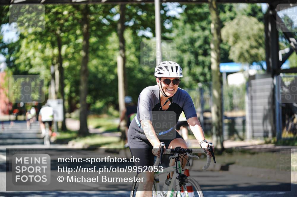 09.08.2026 - GEWOBA Citytriathlon Bremen Michael Burmester http://msf.ph/oto/9952053 09.08.2026 14:24:27 Radfahren 160, 367, 436, 451, 483, 488, 495, 505 meine-sportfotos.de