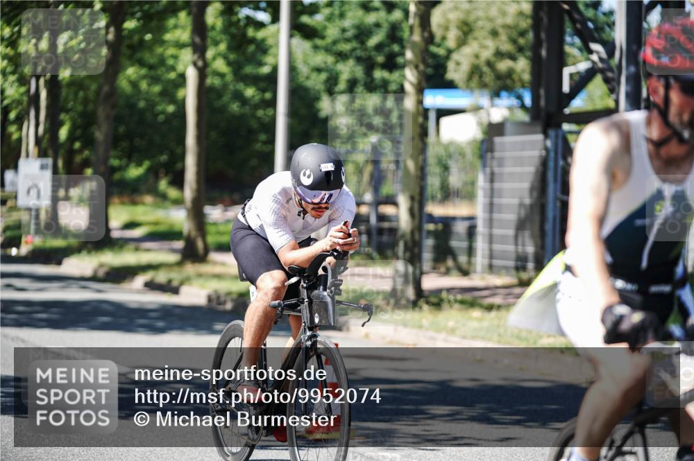 09.08.2026 - GEWOBA Citytriathlon Bremen Michael Burmester http://msf.ph/oto/9952074 09.08.2026 14:24:47 Radfahren 120, 141, 414, 460, 496, 499, 514 meine-sportfotos.de
