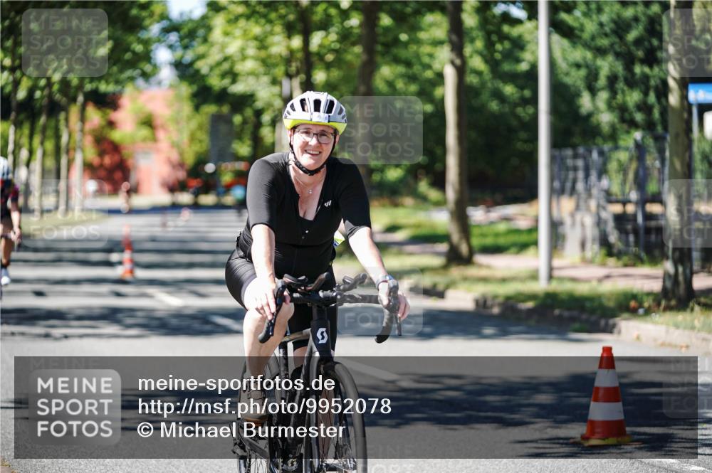 09.08.2026 - GEWOBA Citytriathlon Bremen Michael Burmester http://msf.ph/oto/9952078 09.08.2026 14:24:48 Radfahren 120, 141, 414, 460, 496, 499, 514 meine-sportfotos.de