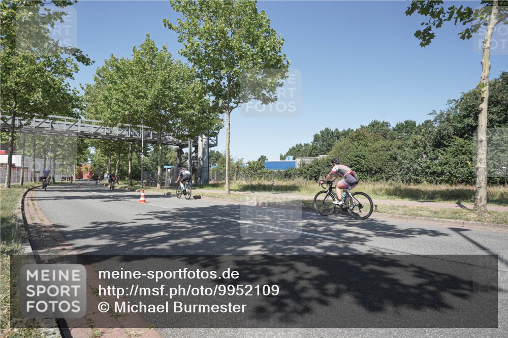 09.08.2026 - GEWOBA Citytriathlon Bremen Michael Burmester http://msf.ph/oto/9952109 09.08.2026 13:17:06 Radfahren 564, 603, 942, 1101 meine-sportfotos.de