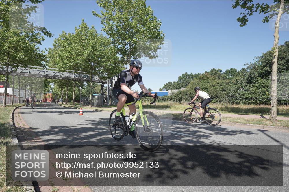 09.08.2026 - GEWOBA Citytriathlon Bremen Michael Burmester http://msf.ph/oto/9952133 09.08.2026 13:18:10 Radfahren 627, 798, 876, 953, 989 meine-sportfotos.de