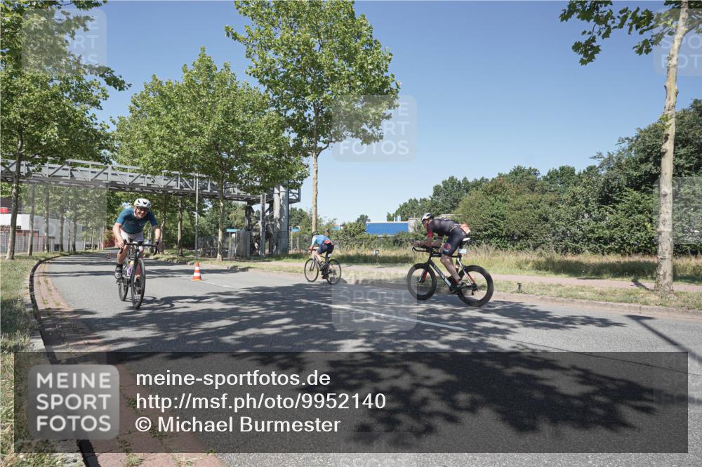 09.08.2026 - GEWOBA Citytriathlon Bremen Michael Burmester http://msf.ph/oto/9952140 09.08.2026 13:18:17 Radfahren 627, 798, 989, 1010 meine-sportfotos.de