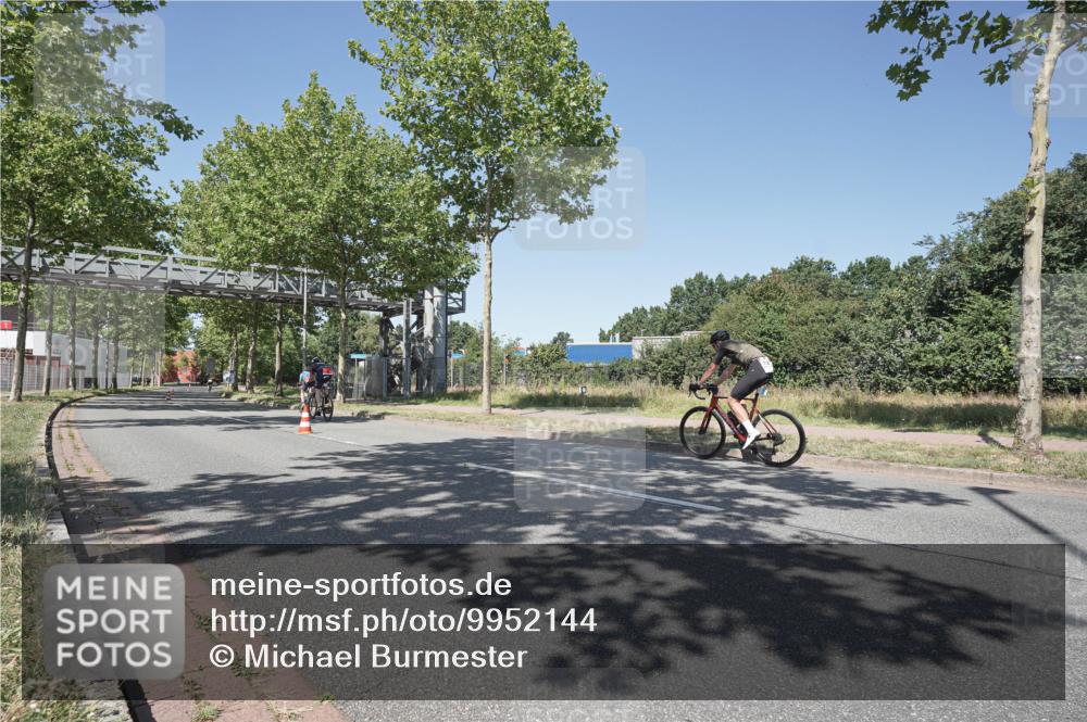 09.08.2026 - GEWOBA Citytriathlon Bremen Michael Burmester http://msf.ph/oto/9952144 09.08.2026 13:18:19 Radfahren 627, 798, 989, 1010 meine-sportfotos.de