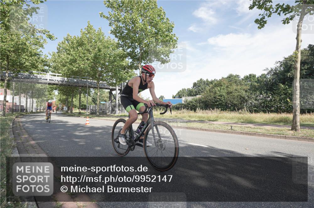 09.08.2026 - GEWOBA Citytriathlon Bremen Michael Burmester http://msf.ph/oto/9952147 09.08.2026 10:18:02 Radfahren 282, 285 meine-sportfotos.de