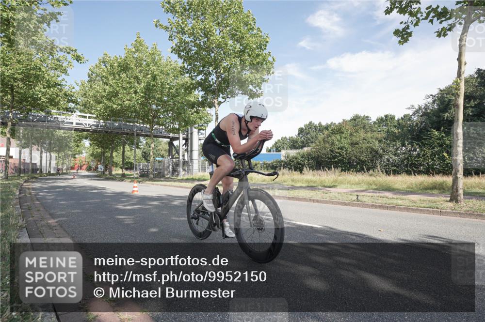09.08.2026 - GEWOBA Citytriathlon Bremen Michael Burmester http://msf.ph/oto/9952150 09.08.2026 10:18:29 Radfahren 302, 306 meine-sportfotos.de