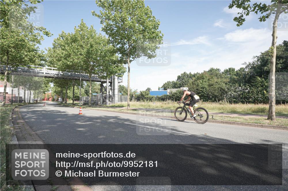 09.08.2026 - GEWOBA Citytriathlon Bremen Michael Burmester http://msf.ph/oto/9952181 09.08.2026 10:22:16 Radfahren 387 meine-sportfotos.de