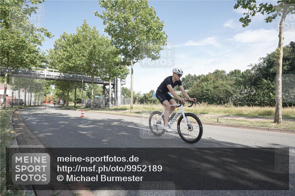 09.08.2026 - GEWOBA Citytriathlon Bremen Michael Burmester http://msf.ph/oto/9952189 09.08.2026 10:22:43 Radfahren 310 meine-sportfotos.de