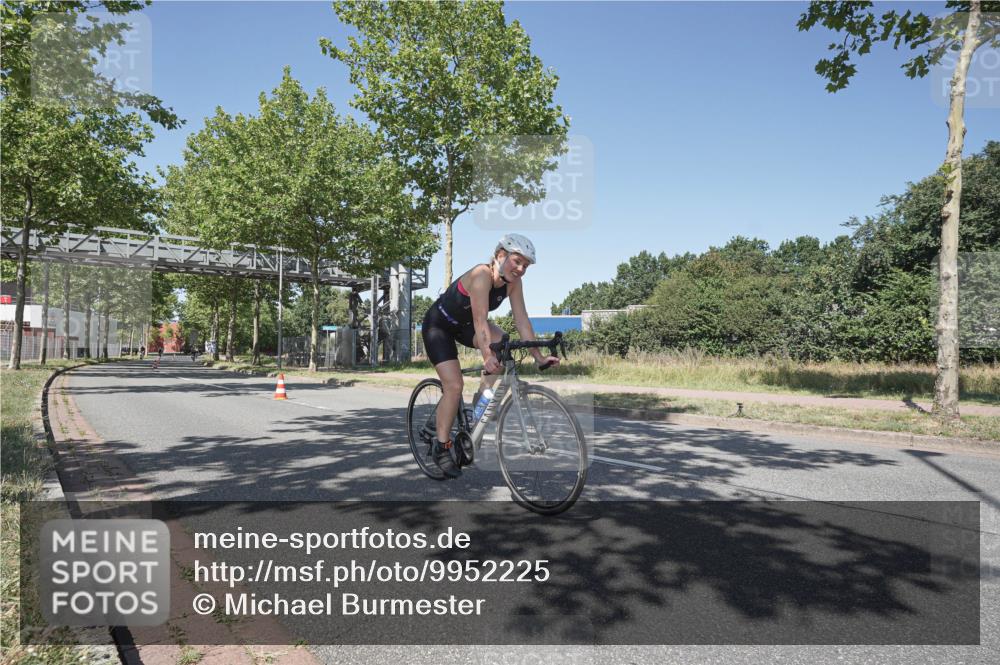 09.08.2026 - GEWOBA Citytriathlon Bremen Michael Burmester http://msf.ph/oto/9952225 09.08.2026 13:20:07 Radfahren 656, 859, 923, 940 meine-sportfotos.de