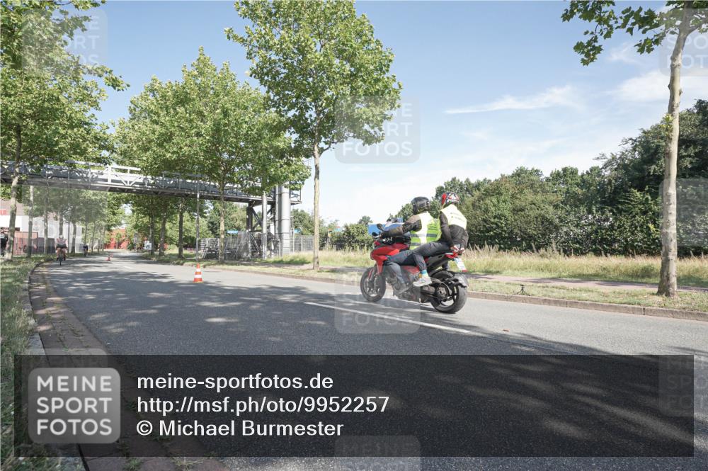 09.08.2026 - GEWOBA Citytriathlon Bremen Michael Burmester http://msf.ph/oto/9952257 09.08.2026 10:25:31 Radfahren 301, 323, 336, 345, 360, 376, 427 meine-sportfotos.de