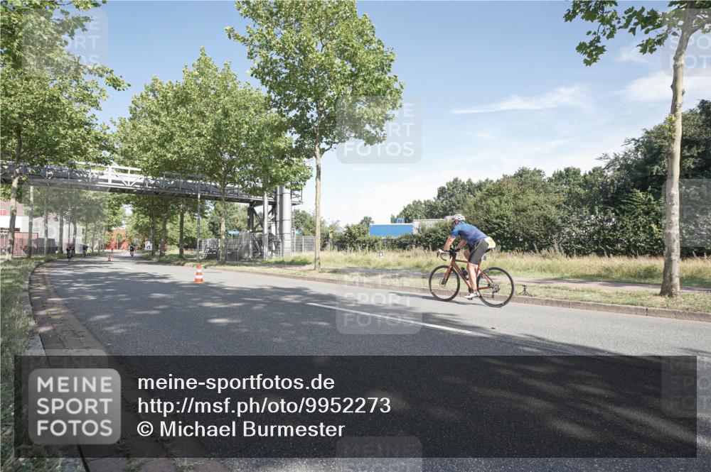 09.08.2026 - GEWOBA Citytriathlon Bremen Michael Burmester http://msf.ph/oto/9952273 09.08.2026 10:25:47 Radfahren 322, 372, 376 meine-sportfotos.de