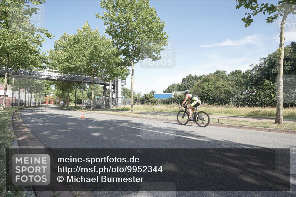 09.08.2026 - GEWOBA Citytriathlon Bremen Michael Burmester http://msf.ph/oto/9952344 09.08.2026 10:27:30 Radfahren 339, 368, 391, 523 meine-sportfotos.de