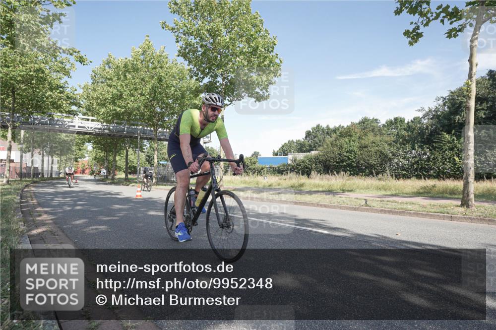 09.08.2026 - GEWOBA Citytriathlon Bremen Michael Burmester http://msf.ph/oto/9952348 09.08.2026 10:27:36 Radfahren 338, 339, 368, 523, 529 meine-sportfotos.de