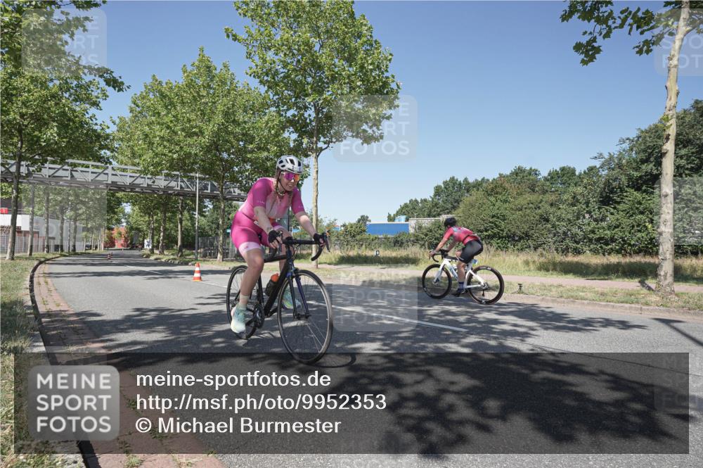 09.08.2026 - GEWOBA Citytriathlon Bremen Michael Burmester http://msf.ph/oto/9952353 09.08.2026 13:24:06 Radfahren 881, 891, 898, 945, 974 meine-sportfotos.de