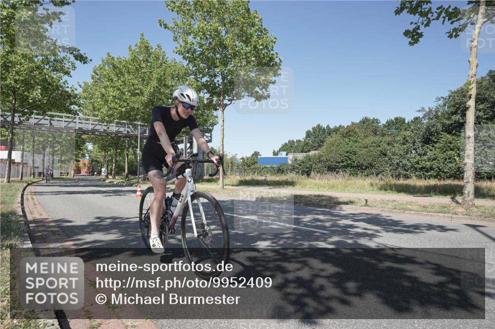 09.08.2026 - GEWOBA Citytriathlon Bremen Michael Burmester http://msf.ph/oto/9952409 09.08.2026 13:25:17 Radfahren 681, 856, 922, 936, 958, 1108 meine-sportfotos.de