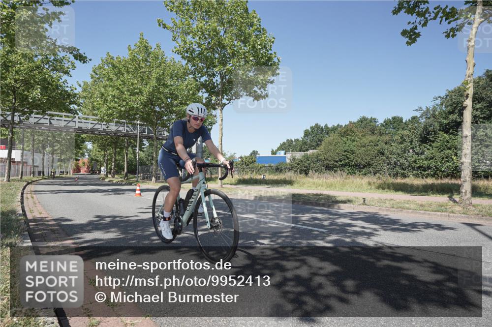 09.08.2026 - GEWOBA Citytriathlon Bremen Michael Burmester http://msf.ph/oto/9952413 09.08.2026 13:25:21 Radfahren 856, 922, 936, 958, 1108 meine-sportfotos.de