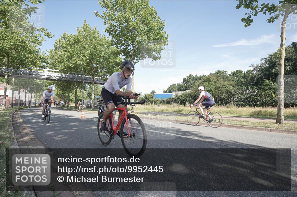 09.08.2026 - GEWOBA Citytriathlon Bremen Michael Burmester http://msf.ph/oto/9952445 09.08.2026 10:29:16 Radfahren 325, 327, 343, 352, 355, 359, 392, 396, 408, 478 meine-sportfotos.de