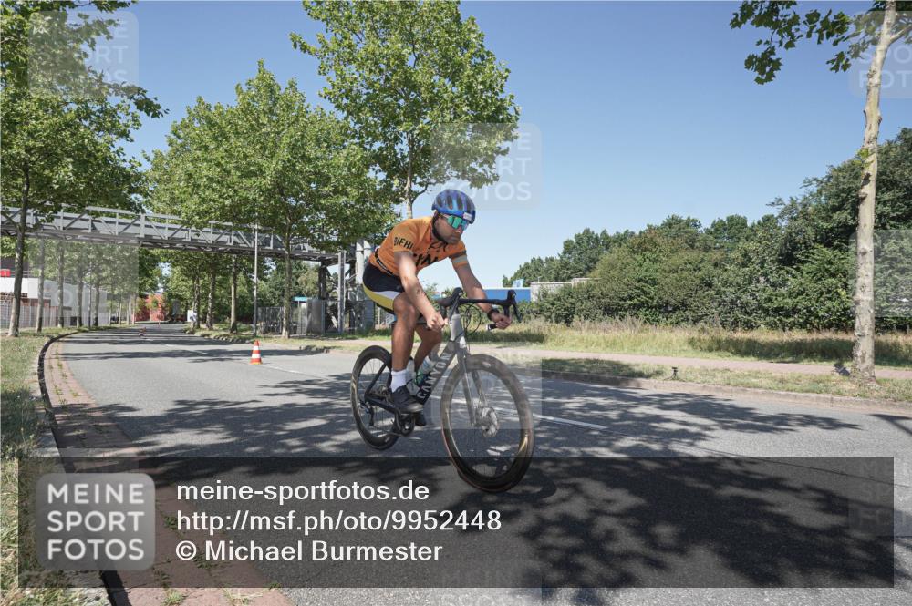 09.08.2026 - GEWOBA Citytriathlon Bremen Michael Burmester http://msf.ph/oto/9952448 09.08.2026 13:27:55 Radfahren 877 meine-sportfotos.de
