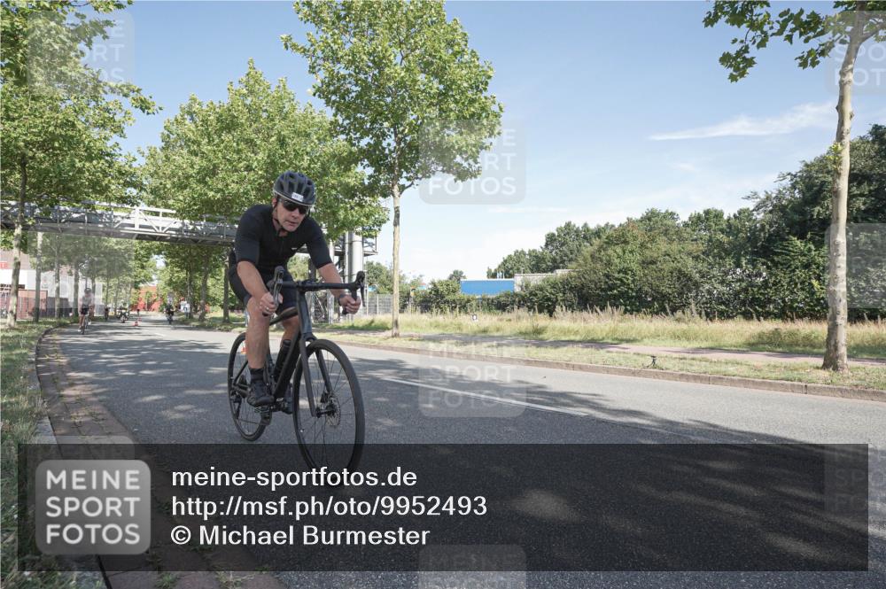 09.08.2026 - GEWOBA Citytriathlon Bremen Michael Burmester http://msf.ph/oto/9952493 09.08.2026 10:29:56 Radfahren 289, 312, 388, 403, 406, 479, 516, 528 meine-sportfotos.de