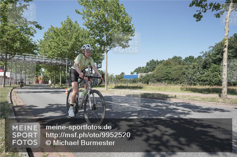 09.08.2026 - GEWOBA Citytriathlon Bremen Michael Burmester http://msf.ph/oto/9952520 09.08.2026 13:32:15 Radfahren 993, 1103, 1141 meine-sportfotos.de