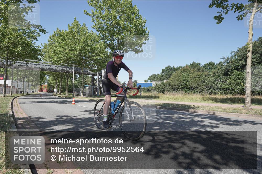 09.08.2026 - GEWOBA Citytriathlon Bremen Michael Burmester http://msf.ph/oto/9952564 09.08.2026 13:37:50 Radfahren 780, 1005 meine-sportfotos.de